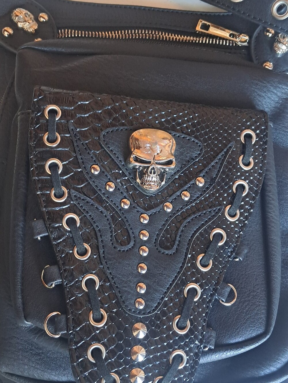 Gothic Style Skull Cross Body Saddle Purse NWOT